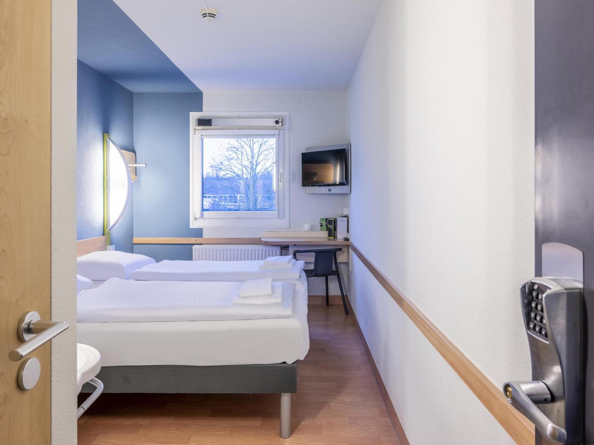 B&B Hotel Kassel-Lohfelden ภายนอก รูปภาพ