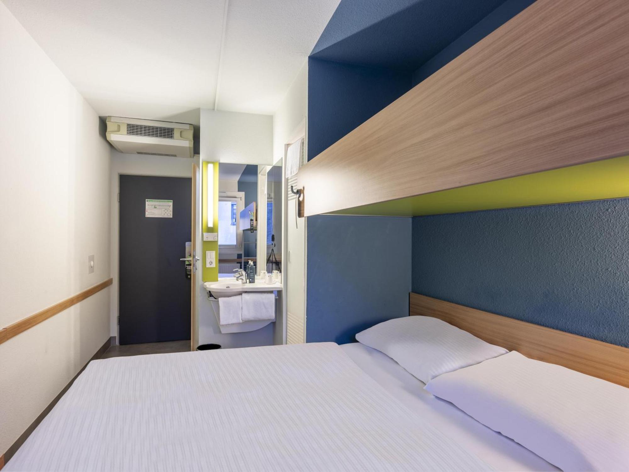 B&B Hotel Kassel-Lohfelden ภายนอก รูปภาพ