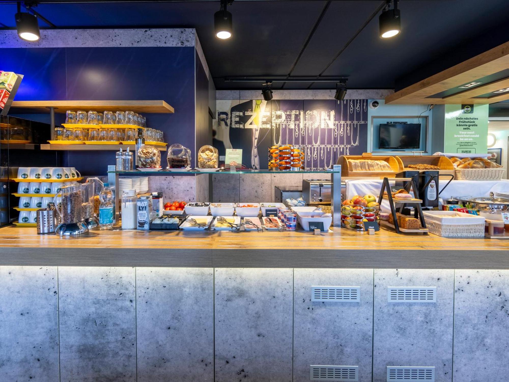 B&B Hotel Kassel-Lohfelden ภายนอก รูปภาพ